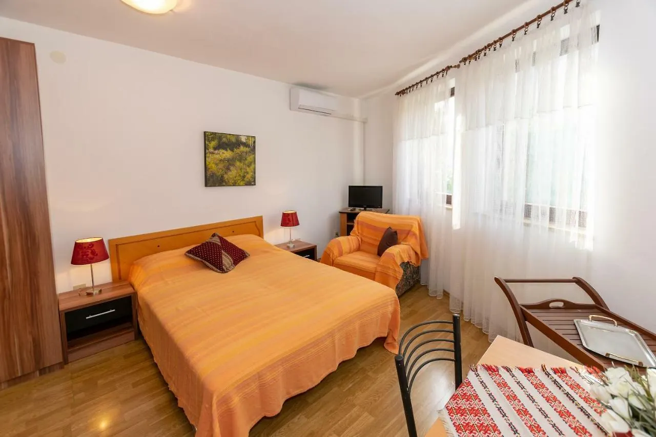 Apartments Mirjana Póla